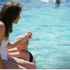 Caitlyn Jenner curte um dia ensolarado na piscina de uma casa na Califórnia, nos Estados Unidos