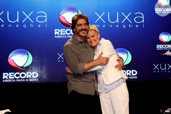 Xuxa contou com o apoio do namorado, o ator Junno Andrade, que sentou na primeira fileira para acompanhar tudo de perto