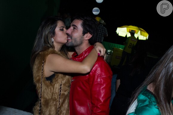 Jéssica Costa e Sandro Pedroso se conheceram durante festa em Goiânia, em 2012. A estudante de moda está grávida de três meses do ator