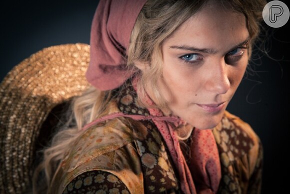 A atriz Isabella Santoni topou se transformar na personagem Luana da novela 'O Rei do Gado' para ensaio