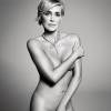 Sharon Stone posou nua para a revista 'Harper's Bazaar', aos 57 anos, mostrando um corpo impecável
