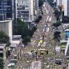 Regina Duarte também compartilhou uma imagem da Avenida Paulista, em São Paulo, onde também aconteceram protestos políticos