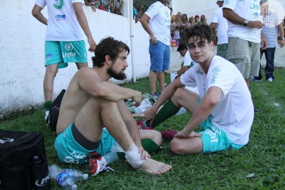 Rafael Cardoso e Rafael Vitti disputaram partida beneficente, em Paracambi, no Rio de Janeiro, na tarde deste domingo, 16 de agosto de 2015