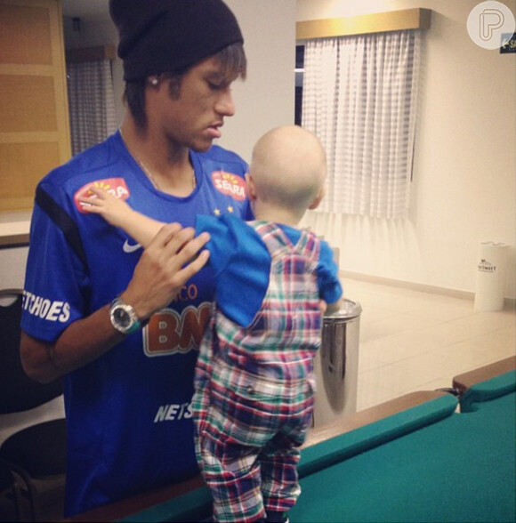 Neymar: 'Meu dia dos namorados'. O jogador passou o dia 12 de junho de 2012 ao lado de seu filho, o pequeno Davi Lucca