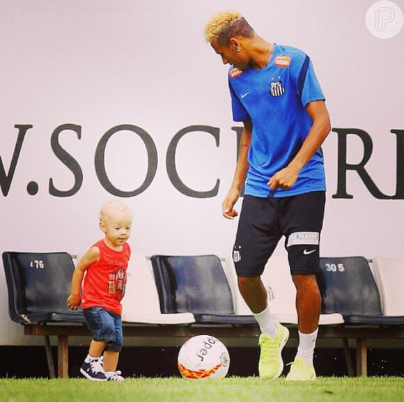Olha quem foi jogar com o papai Neymar! O campeão Davi Lucca, no dia 7 de março de 2013