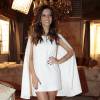 Giovanna Lancellotti usou um vestido capa de crepe da grife Lu Monteiro de R$ 2.580