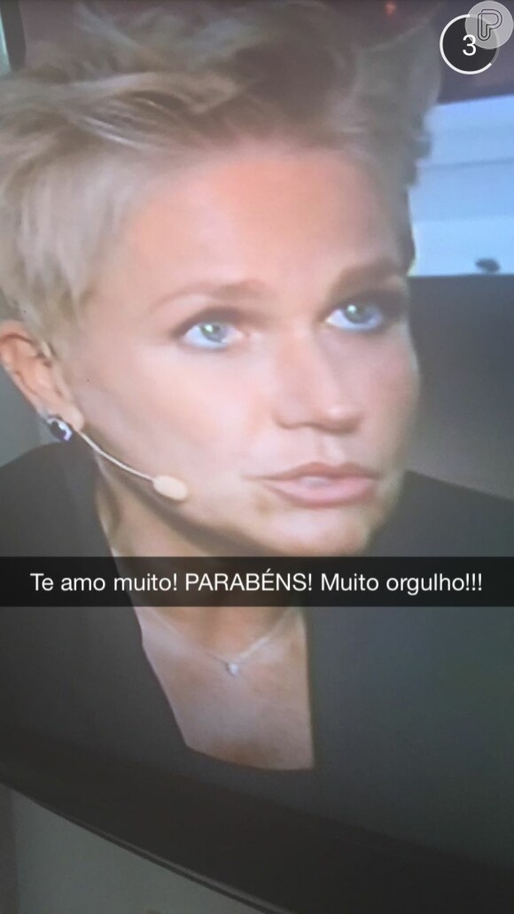 Assim como outros famosos contratados pela TV Globo, Bruna Marquezine não aderiu ao 'veto' proposto pela emissora e enviou uma mensagem de apoio a Xuxa em sua estreia na Record