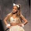 Alguns fãs da cantora Ariana Grande reclamaram da data do show nas redes sociais