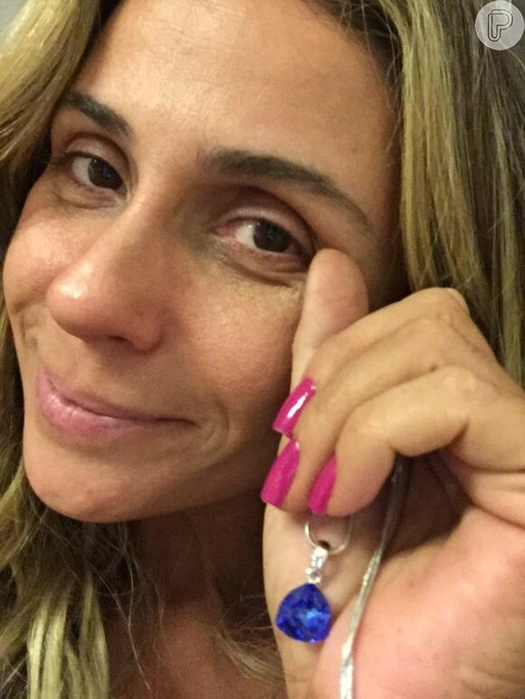 Diferente da sua vaidosa personagem na novela 'A Regra do Jogo', Giovanna Antonelli resolveu aparecer sem maquiagem no Twitter, na noite desta terça, 18 de agosto de 2015