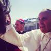 Rodrigo Santoro conheceu o Papa Francisco em sua viagem para Itália