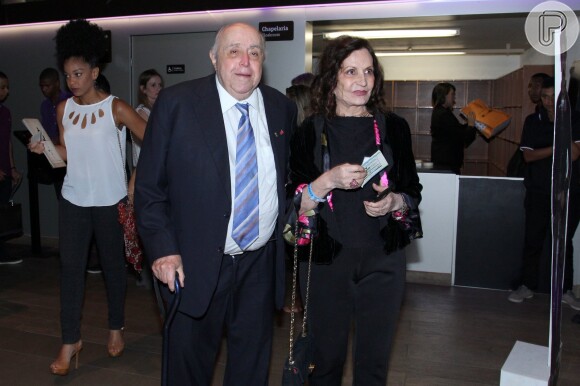 O casal Mauro Mendonça e Rosamaria Murtinho assistiu ao musical no Rio
