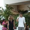 A atriz Giovanna Antonelli tirou o dia para pasear com a família num shopping da Zona Oeste do Rio, neste domingo, dia 23 de agosto de 2015