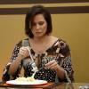 Deborah Secco não aprovou o macarrão com camarão e farofa de castanhas feito por Julio Rocha, no 'Super Chef Celebridades' do 'Mais Você': 'Faltou um pouco de sal'
