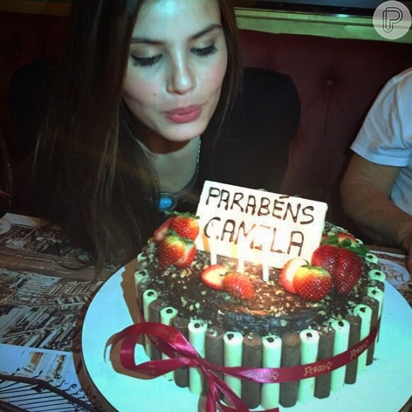Camila Queiroz comemorou seu 22º aniversário no final de junho