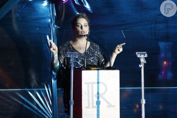 Heloisa Perisse apresentou a entrega do Prêmio Reverência de Teatro