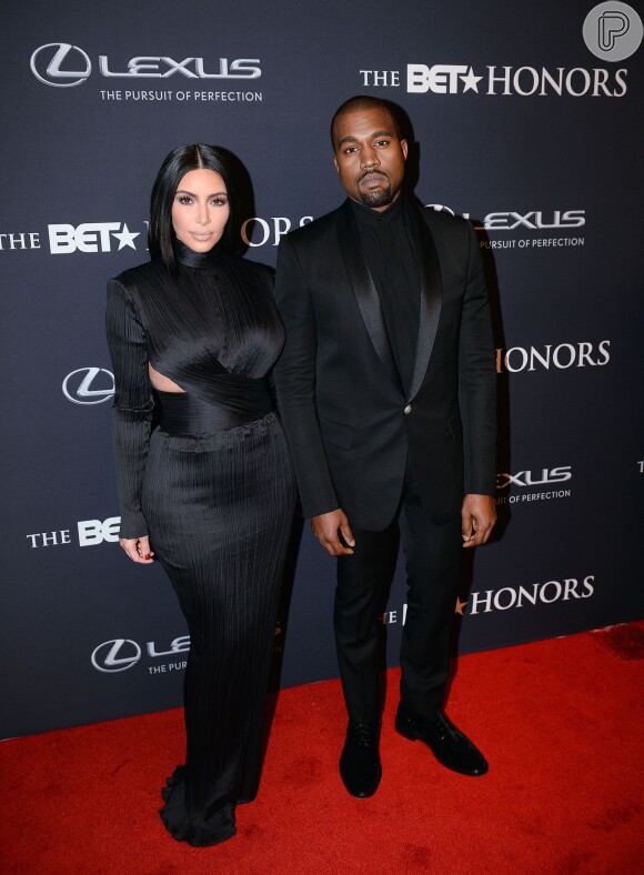 Kim Kardashian e Kanye West fizeram um acordo com Chad Hurley, fundador do Youtube, por ele ter publicado o vídeo do noivado do casal no site de compartilhamentos MixBit, em 2013
