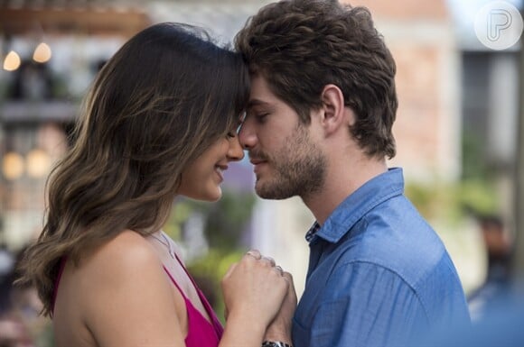 Mari e Benjamin estão noivos em 'I Love Paraisópolis'