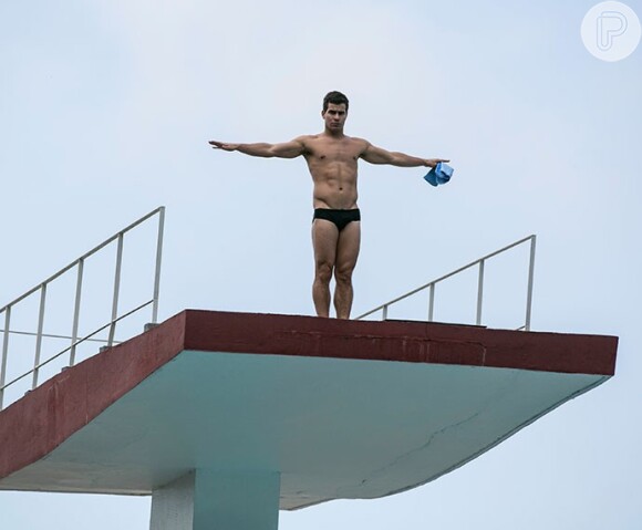 Diogo (Thiago Martins) se prepara para fazer seu salto ornamental numa competição internacional, no último capítulo da novela 'Babilônia'