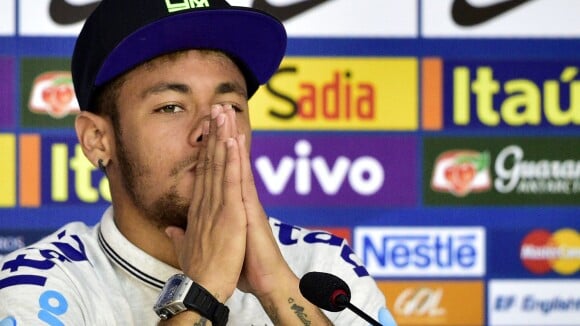 Neymar se apresenta à Seleção brasileira e comenta punição: 'Serviu de lição'