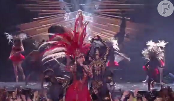 Taylor Swift e Nicki Minaj juntas no palco, para delírio do público