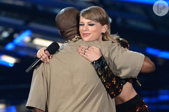Kanye West recebeu o prêmio honorário Michael Jackson Music Vanguard das mãos de Taylor Swift, no Video Music Awards 2015, com quem protagonizou uma polêmica no VMA de 2009. O evento aconteceu no domingo, dia 30 de agosto de 2015