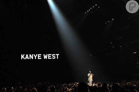 Kanye West disse durante o discurso do VMA 2015 que havia 'fumado um negocinho' antes de estar ali, arrancando risos da plateia