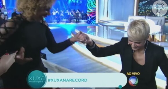 Valéria Valenssa estava acompanhando o programa de Xuxa da plateia