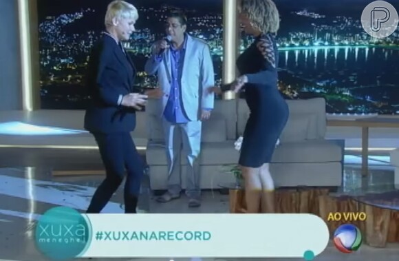 Xuxa mostrou samba no pé ao som de Zeca Pagodinho