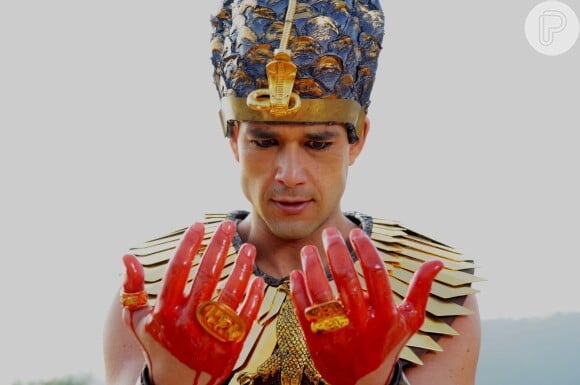 Sérgio Marone é o rei do Egito, Ramsés, na novela 'Os Dez Mandamentos', exibida pela TV Record