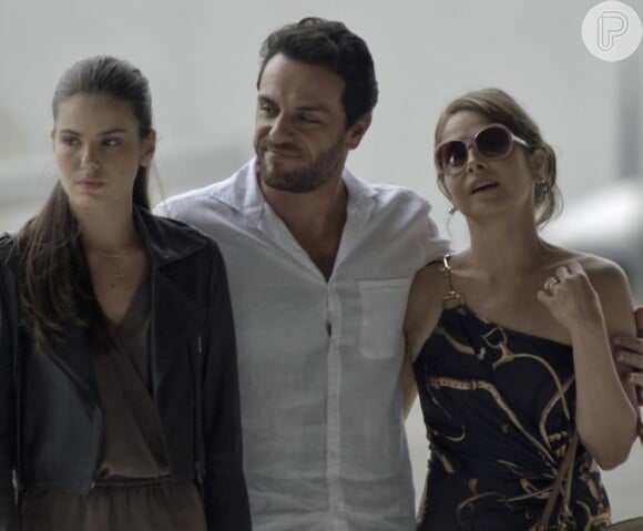 Angel (Camila Queiroz) vai matar Alex (Rodrigo Lombardi) mas Carolina é quem vai assumir a culpa