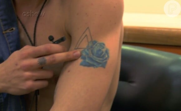 Fiuk explicou o motivo de pintar o cabelo de azul: 'Eu tenho uma rosa azul no braço, que quer dizer a busca do impossível'