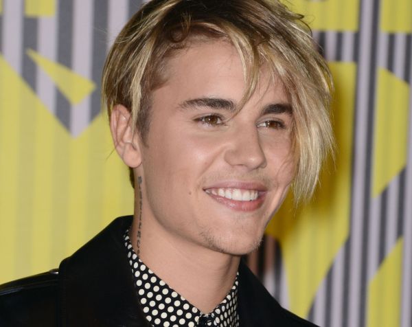 Fas De Justin Bieber Descobrem Mensagem Secreta Para Selena Gomez Em Novo Clipe Purepeople