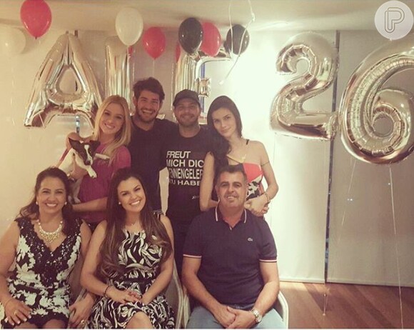 Alexandre Pato completou 26 anos na quinta-feira, 3 de setembro de 2015 e ganhou uma festa surpresa organizada por Fiorella Mattheis