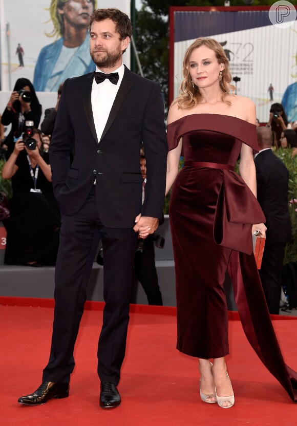 Diane Kruger, acompanhada do marido, Joshua Jackson, na première do filme 'Aliança do Crime', no 3º dia do Festival de Veneza, nesta sexta-feira, 4 de setembro de 2015