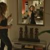 Atena (Giovanna Antonelli) invadiu o apartamento de Sumara (Karine Telles) para roubar, na novela 'A Regra do Jogo'