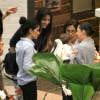 Vanessa Giácomo foi clicada durante passeio com os filhos em um shopping do Rio de Janeiro neste domingo, dia 6 de setembro de 2015