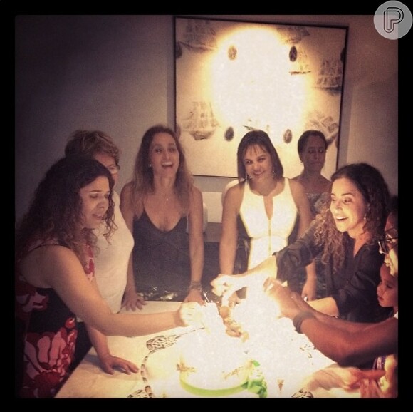 Daniela Mercury e Malu Verçosa comemoraram aniversário em uma festa com os amigos, no Condomínio Parque Costa Verde, na Bahia, na noite deste sábado, 27 de julho de 2013