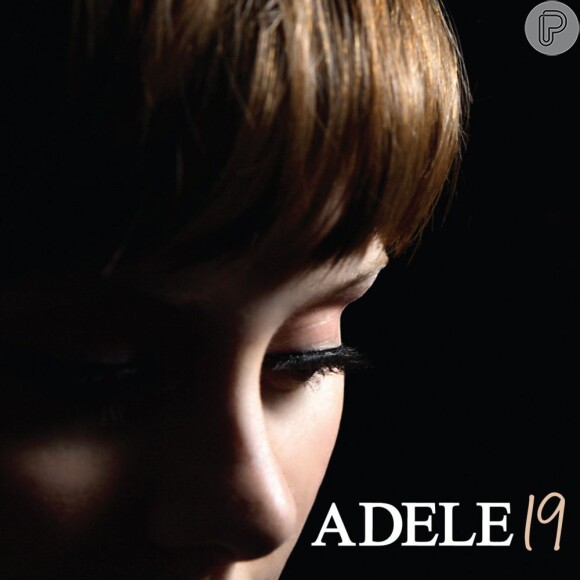Adele, que aparece em primeiro lugar na lista, também aparece em 23° lugar com '19'