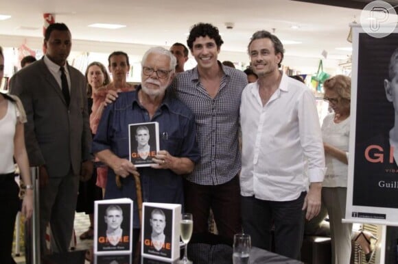Manoel Carlos com Reynaldo Gianecchni no lançamento da biografia do autor, no Rio de Janeiro