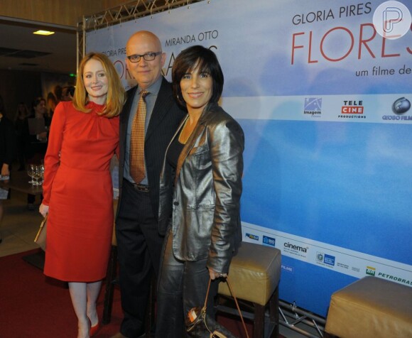 Gloria Pires é fotografada com Miranda Otto e com o diretor Bruno Barreto