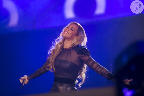 Beyoncé usava um longo cabelo cacheado até a última semana