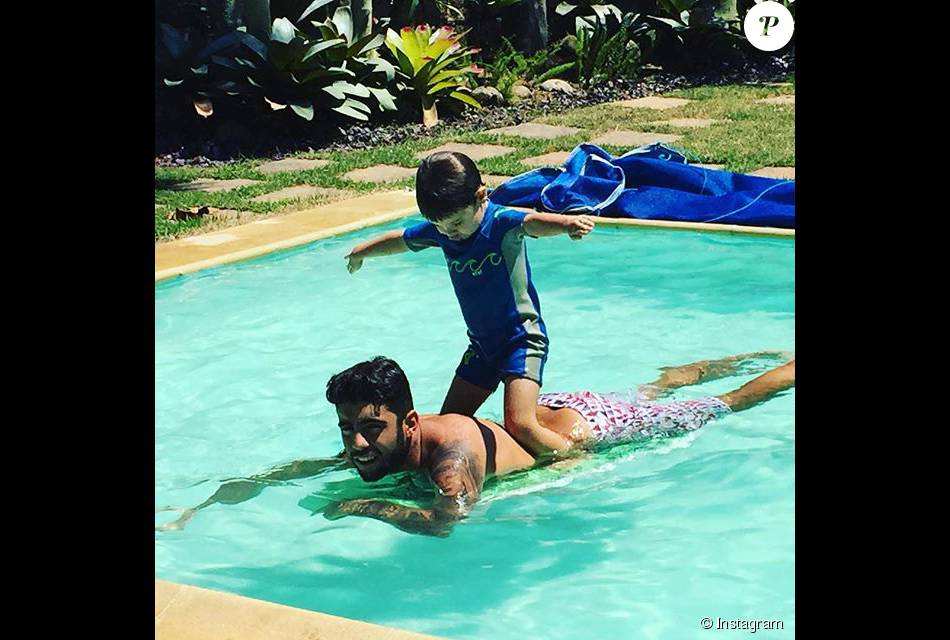 A Casa Conta Com Piscina Jardim Seis Quartos E Dez Vagas De Garagem Purepeople