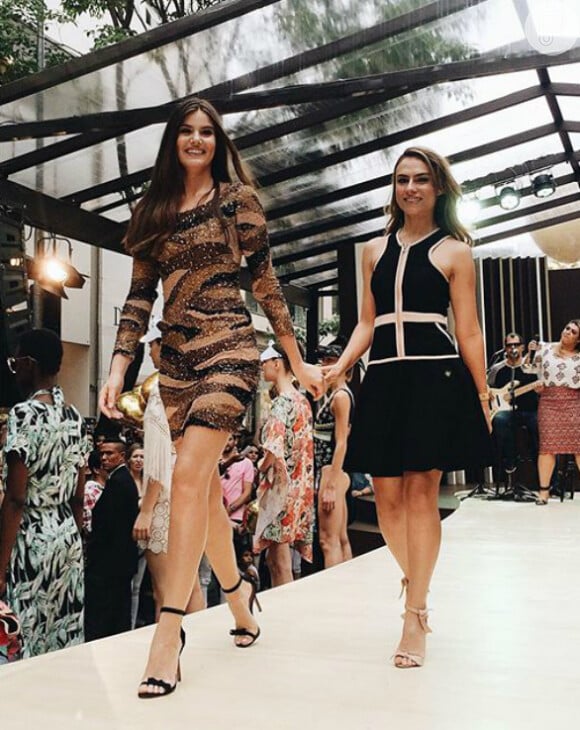 Camila Queiroz desfila no evento Magnum Day ao lado da estilista Patricia Bonaldi e ao som da cantora Preta Gil, neste domingo, 08 de novembro de 2015