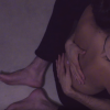 Bruna Marquezine faz par romântico com Tiago Iorc no novo videoclipe do cantor, 'Eu amei demais'. Iorc é namorado de Isabelle Drummond, amiga da atriz
