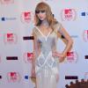 Taylor Swift posa no tapete vermelho do MTV Europe Music Awards 2012