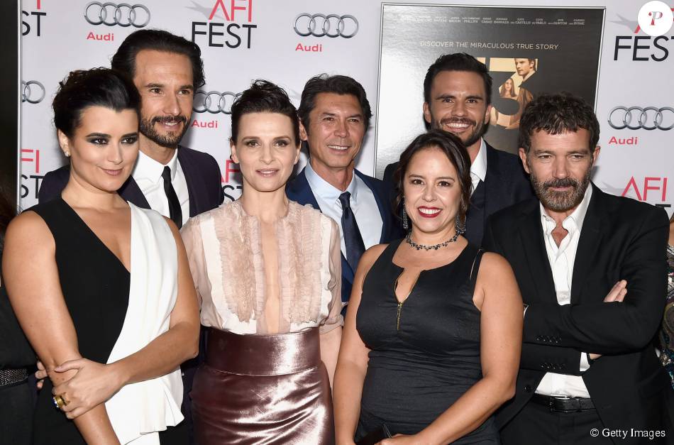 Rodrigo Santoro E Os Atores Cote De Pablo Juliette Binoche Lou Diamond Phillips Juan Pablo Raba E Antonio Banderas Assistiram A Premiere Do Filme Os 300 A Purepeople
