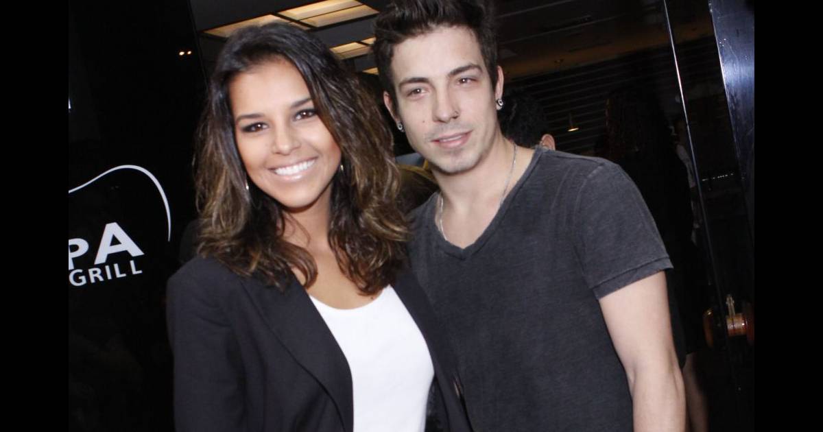 Mariana Rios e Di Ferrero já tinham uma data marcada para o casamento ...