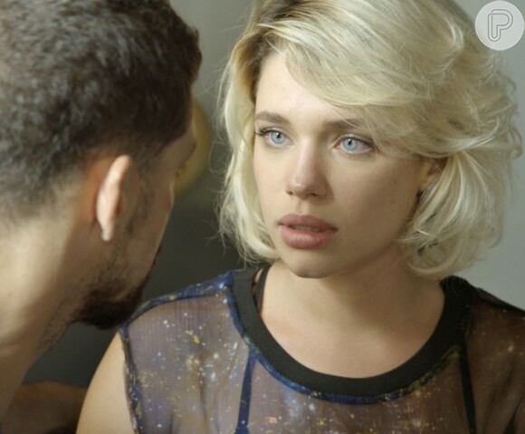 Belisa (Bruna Linzmeyer) é salva por Juliano (Cauã Reymond) na novela 'A Regra do Jogo'