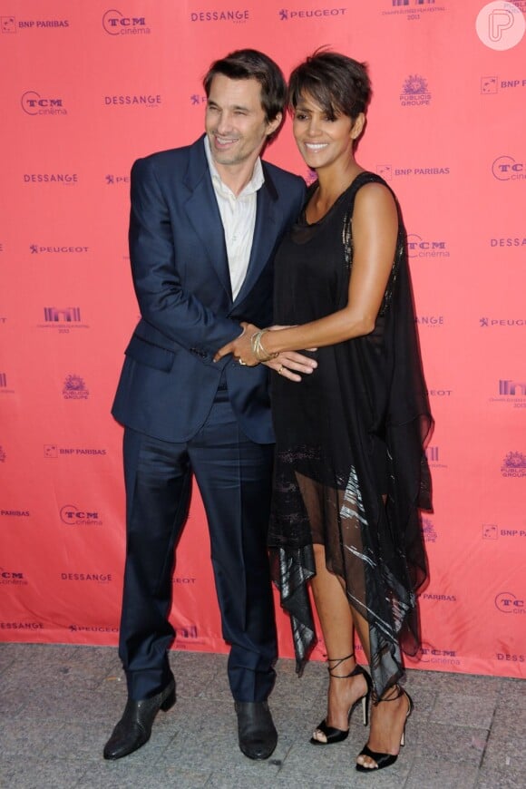 Olivier Martinez é o terceiro marido de Halle Berry. Juntos eles esperam o primeiro filho do casal