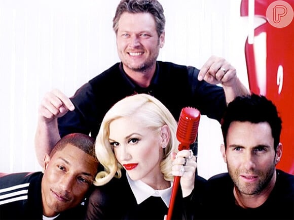 Na atual temporada do reality, Gwen e Blake dividem a bancada de técnicos com Adam Levine e Pharrell Williams